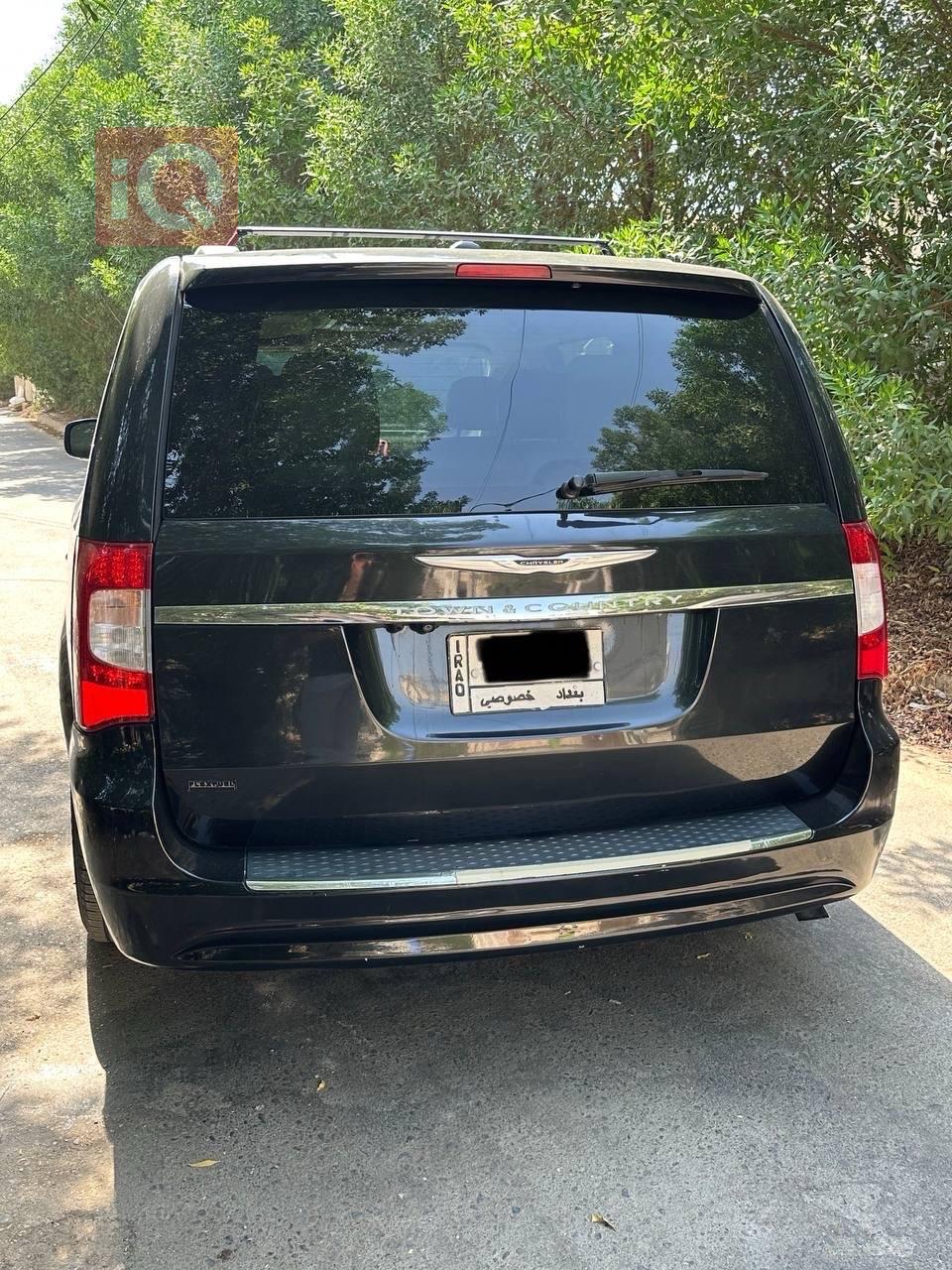 Chrysler Town and Country